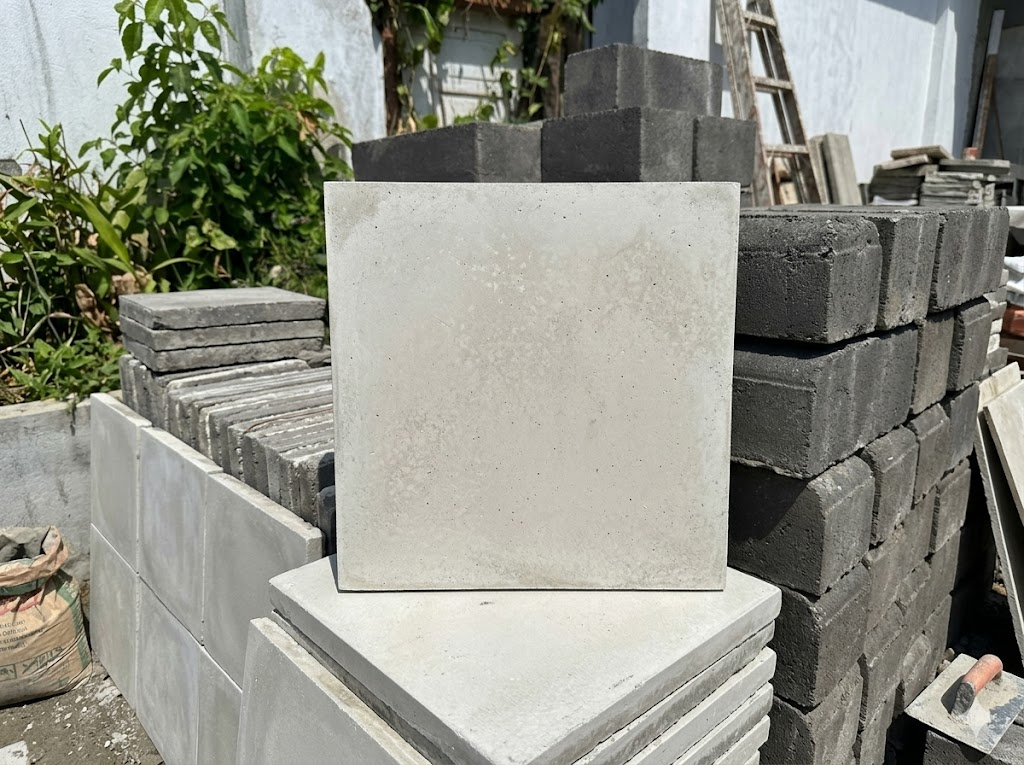 Tegel Block Putih